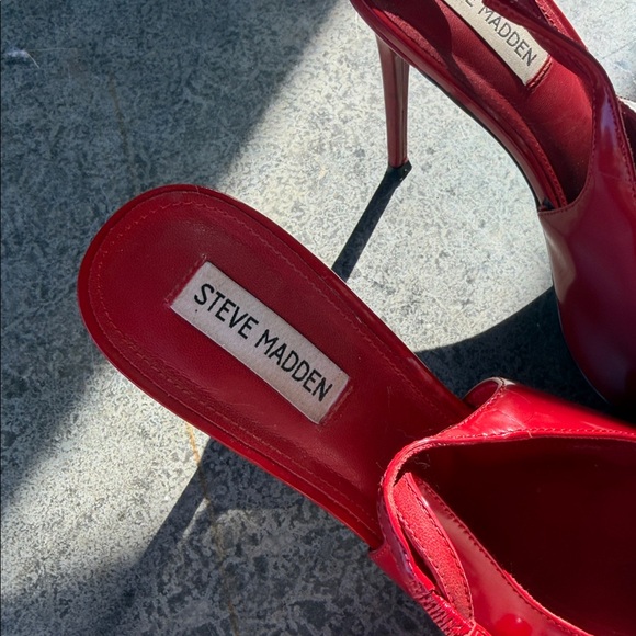 Steve Madden Red Patent Pointed Slingback Stiletto Pumps - Picture 2 of 2